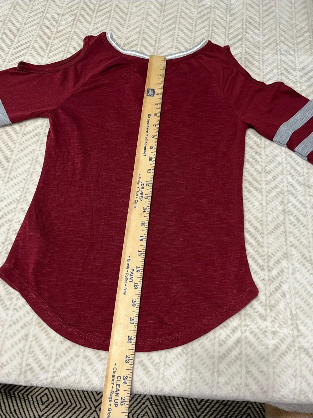 Washington Redskins Cold-Shoulder Tee in Burgundy and Gold M 7-9